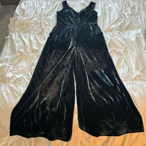 Mystree dark navy velvet-like jumpsuit sleeveless v neck womens small